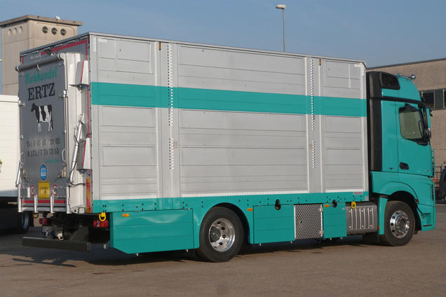 Livestock vehicles